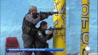 Polícia e traficantes trocam tiros no Rio de Janeiro [upl. by Nauquf]