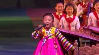 North Korea Mangyongdae Schoolchildrens Palace Performance 万景台少年宮殿の公演1 [upl. by Macdermot]