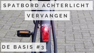 Spatbord achterlicht monteren  Fiets verlichting vervangen [upl. by Asseram]