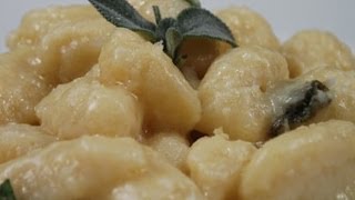 Gnocchi di patate burro e salvia [upl. by Linehan969]