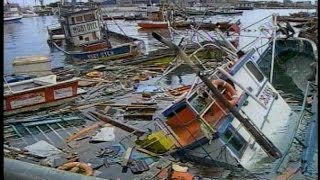 Iquique El día después del terremoto [upl. by Aerdnaxela]