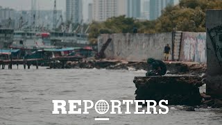 Indonésie  Jakarta une capitale sous les eaux • FRANCE 24 [upl. by Enniroc474]