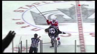 Zetterberg and Mike Babcock react to Dustin Brown diving twice on the same play March 13 2012 [upl. by Volin]