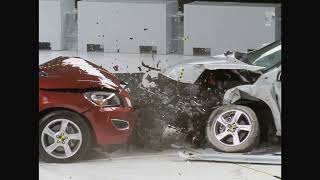 Volvo S60 vs Volvo S60 crash test iihs 40 mph [upl. by Montfort]