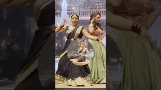 Vidya Balan falls on stage continues to dance gracefully on Ami Je Tomarshorts [upl. by Orva]