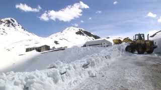 Livigno 2015 lavori di apertura strada sul passo della Forcola [upl. by Assilen835]