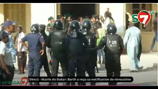 URGENT La police entre à la mairie de Dakar et évacue tout les militants [upl. by Moia]