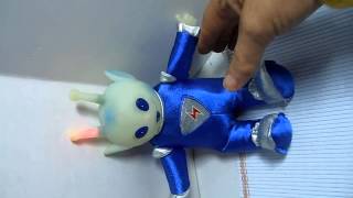 Animated Vintage blue alien space plush doll toy blinks talks glows flashes red [upl. by Ahsaercal961]