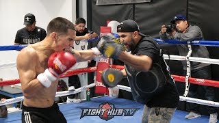 OSCAR VALDEZ SHOWS CRAZY SPEED ON THE MITTS amp LOOKS POWERFUL FOR SCOTT QUIGG CLASH [upl. by Purdy85]