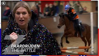 HET PAARD SLAAT OP HOL😱  The Battle Paardrijden🐎  Zappsport [upl. by Ezitram]