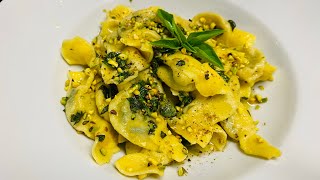 Caramelle ripiene di zucchine e formaggicondite con burro al basilico pistacchi e miele [upl. by Sundberg]