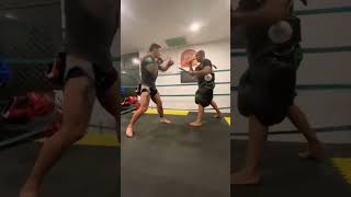 Velocidad en palmetas kickboxer k1 kickboxing boxeo training velocity [upl. by Thorfinn]