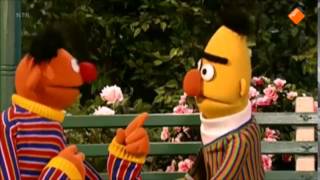 Bert en Ernie fantaseren dat ze olifanten zijn [upl. by Castara]