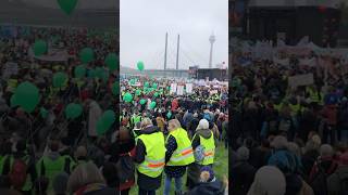 Düsseldorf 🎈Demo gegen Sparmaßnahmen im Sozialbereich [upl. by Iinden307]