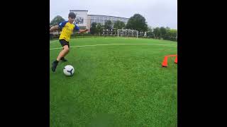 Dribbeltechnieken oefenen Dribbelen VoetbalTechnieken Skills [upl. by Jarvey]