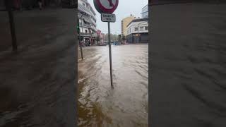 Castelldefels se inunda por la Dana en Cataluña esta mañana [upl. by Aeht782]