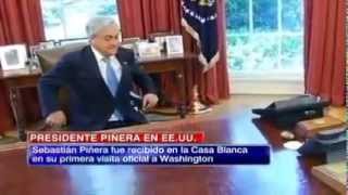 Presidente Piñera se sienta en escritorio de Obama [upl. by Beal]