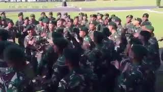 Yel yel Dinda Ku Sayang Yonif 303 Raider [upl. by Haimorej]