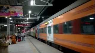 12314 Sealdah Rajdhani express overtaking Mahabodhi express at Allahabad junction [upl. by Ailem]