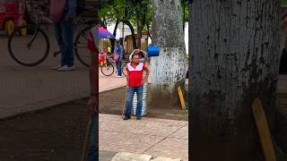 La cubeta extrema 🤣🤭 prank funny shorts comedy bromas [upl. by Mick]