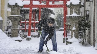 Maltempo piogge torrenziali e neve dallEuropa al Giappone [upl. by Ahseryt]