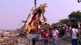 Visarjan with a motorized crane mechanized Durga Puja in Delhi [upl. by Jempty66]