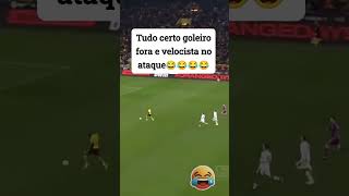 Tudo certo goleiro velocista no ataque 🤣🤣🤣🤣🤣 naoflopa futebol engraçado [upl. by Neiv732]