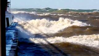 Great Lakes Storm of 2010  Grand Haven channel quotgotchaquot wave [upl. by Neetsyrk]