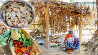 DRY FISH CURRY with CAULIFLOWER cooking by our santali tribe grandma in her kitchen [upl. by Sirc]