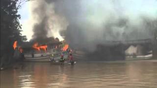 Explosão em barcos fere cinco no Amapá [upl. by Akcirre904]