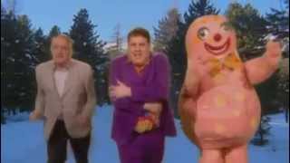 Is This The Way To Amarillo  Tony Christie Feat Peter Kay  Comic Relief 2005 [upl. by Ninette]