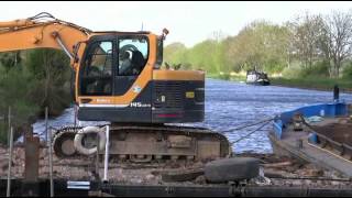 Moving Earth on the Gloucester amp Sharpness Canal [upl. by Okin]