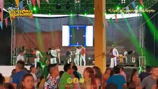 Grupo Versax  Mix Fiestero La Cumbia del GarroteLucas el Pelucas En Vivo Iturbide Campeche [upl. by Grayson96]