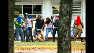 Noticias en Desarrollo  Crisis en Venezuela Ataque de colectivos en la UCV [upl. by Eynaffit]