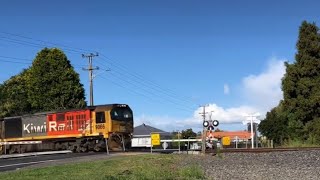 DL 9066 with freight passing Lorne street crossing ￼ Morrinsville ECMT  No Sound [upl. by Ephrayim]