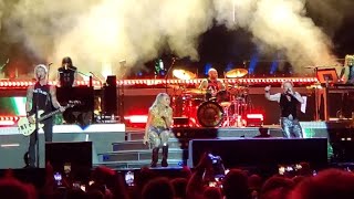 Guns N Roses amp Carrie Underwood  Paradise City Live [upl. by Phaidra]