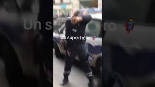 Les policiers sont des super héros 2 [upl. by Leamse]