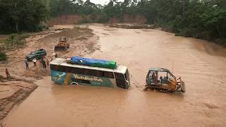 Ces inondations paralysent la Bolivie [upl. by Aiyt]