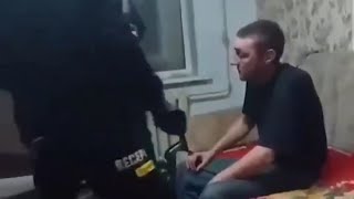 В Приморье на ветерана операции подростки напали у него дома спасала мать [upl. by Ninel669]