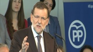 Rajoy promete medidas para ayudar a jóvenes autónomos y mayores [upl. by Craddock802]