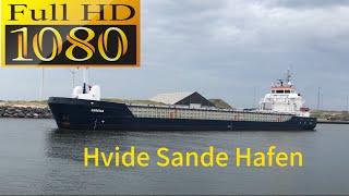 Frachter in Hvide Sande Hafen [upl. by Nairda]