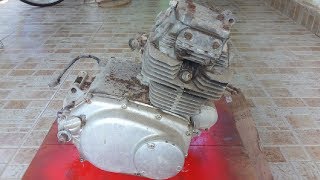 How to Paint a Motorcycle Engine 175CC  Cleaning and repaint Old Engine [upl. by Galvan]