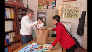 Giulia Andreozzi consegna libri nelle scuole per la giornata contro la violenza di genere [upl. by Keyte]