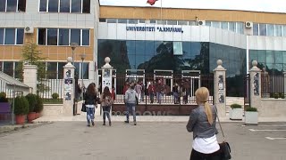 Provime me lekë Morën para për të kaluar studenten arrestohen 6 pedagogë në Elbasan një në kërkim [upl. by Abby]