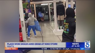 Flash mob robbers hit Nike store in South LA [upl. by Marianne]