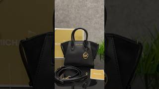 Распаковка сумки MICHAEL KORS Avril ExtraSmall Leather And Suede Satchel сумки майклкорс бренд [upl. by Ahsonek]