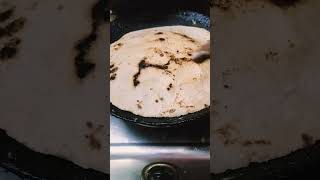 Jawari ki roti dalne me bohot hi maza hai aur khane me bhi tahseenworld4141 cooking roti jawari [upl. by Roice125]