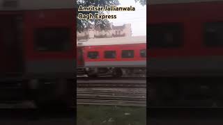 Amritsar Jallianwala Bagh Express With WAP  7 Locomotive 🚂 At Jalalpur Crossing Rajajipuram Lucknow [upl. by Conrade621]