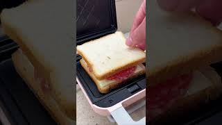 5Minute Breakfast Sandwich  Simple and Delicious cookingshorts [upl. by Bosson]