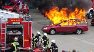 Tag der offenen Tür der FFW Ansbach  Autobrand löschen [upl. by Kciderf]